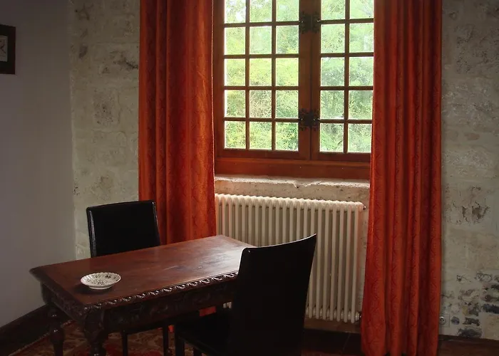 Manoir De La Guerie *